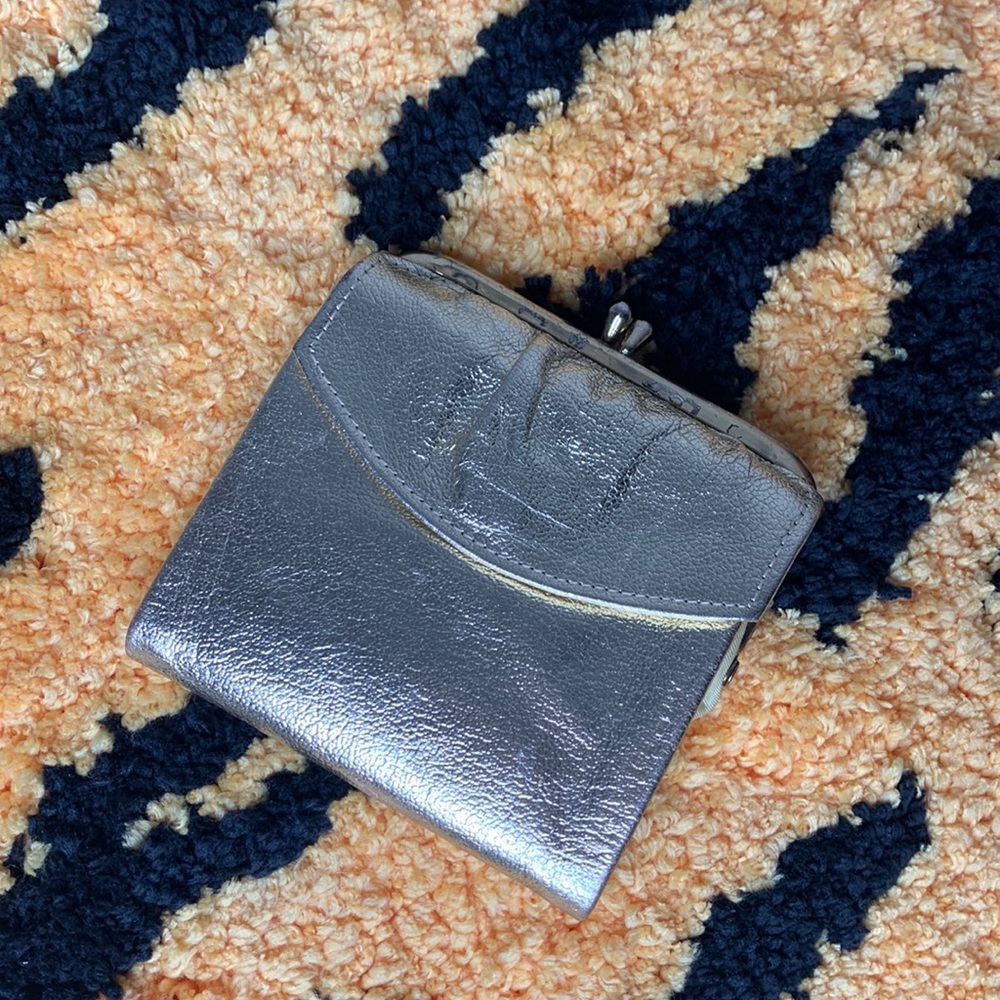 VINTAGE - gold leather wallet